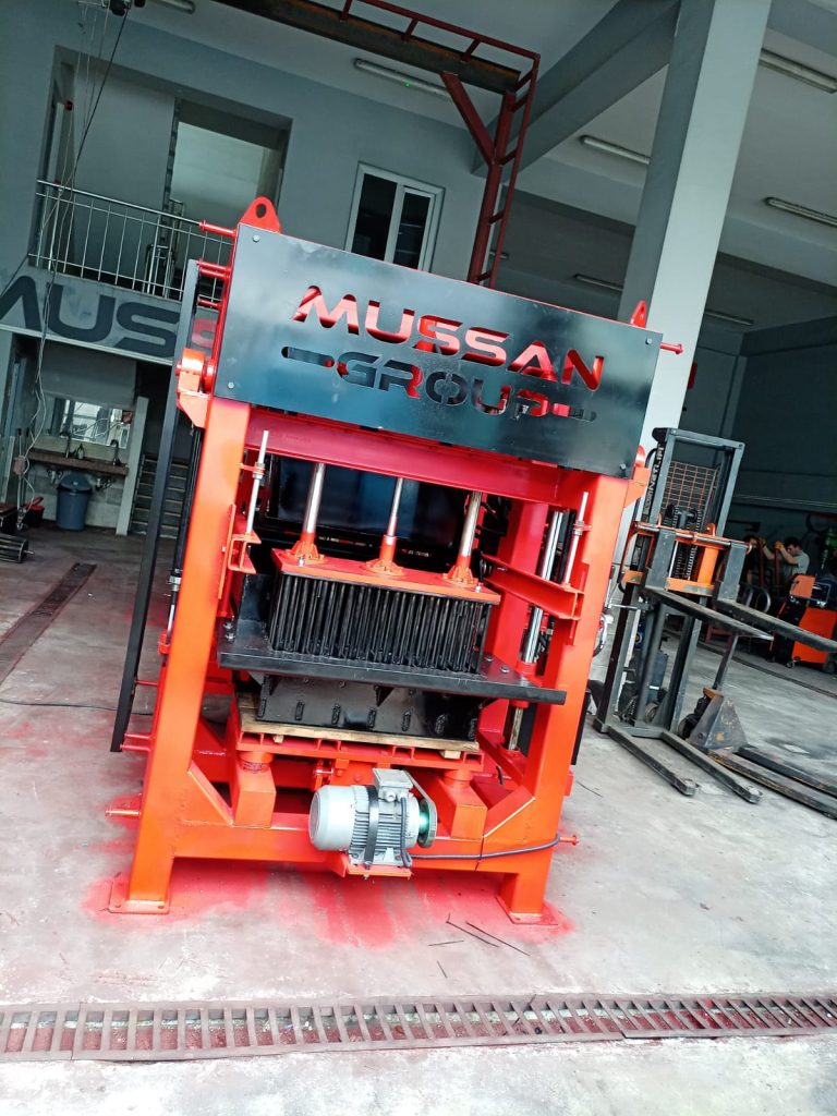 MG 4.1 მეორადი ნახევრად ავტომატური ბრიკეტის მანქანა-სენეგალი